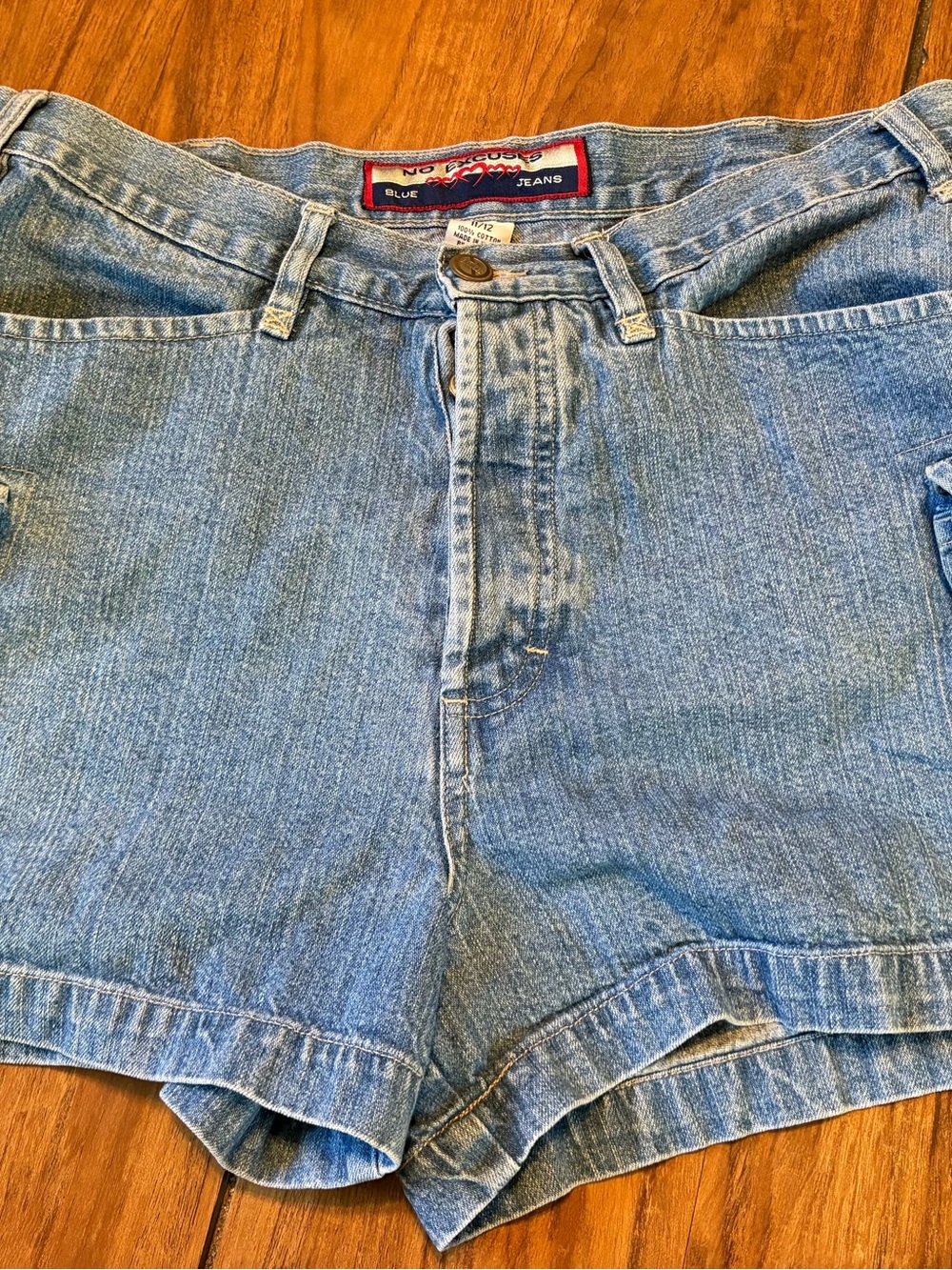 Vintage High Waisted Y2K 90’s Cargo Jean Shorts 11/12 Button Fly